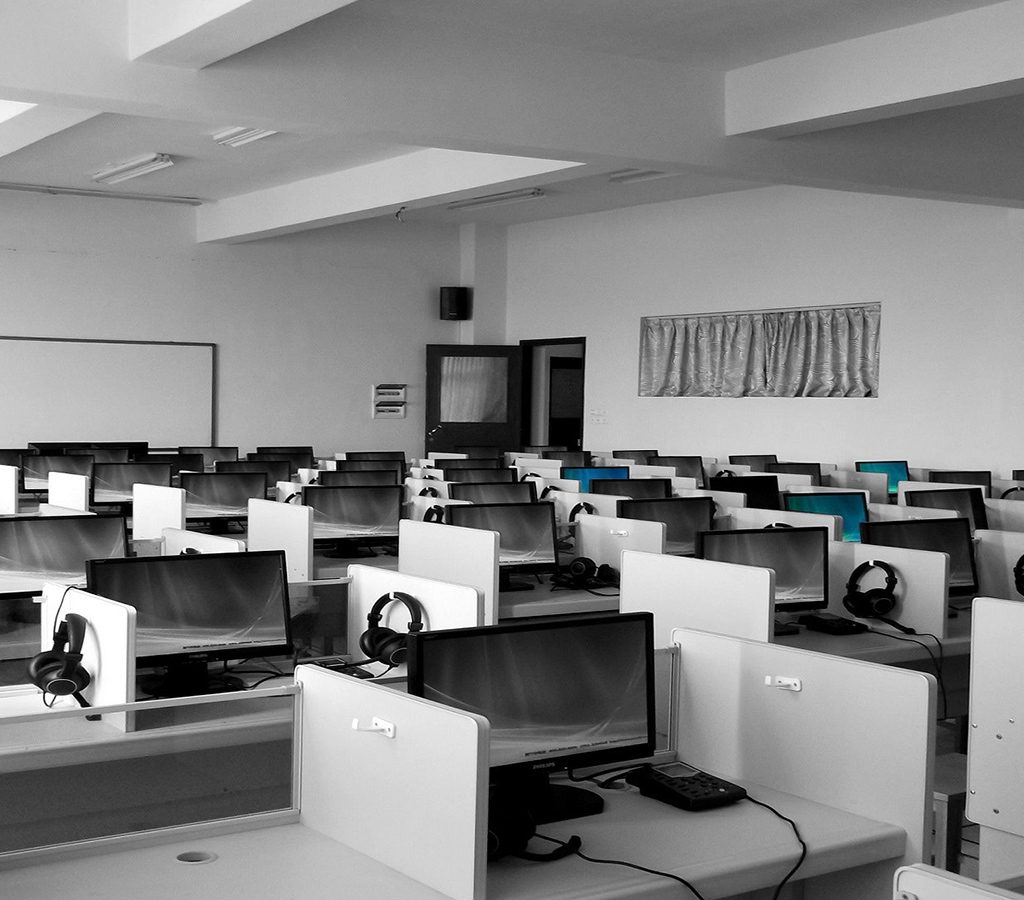 انطلاق الدورات التكوينية على مستوى حاضنة الأعمال