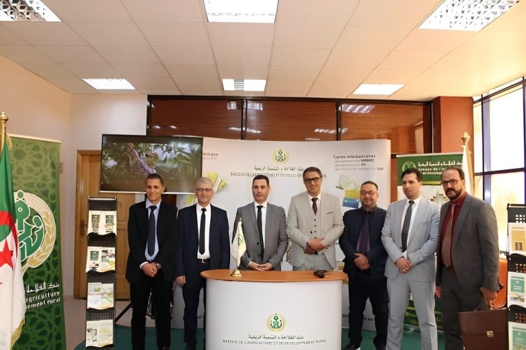 إبرام اتفاقية شراكة بين “المركز الجامعي مغنية و بنك الفلاحة والتنمية الريفية”