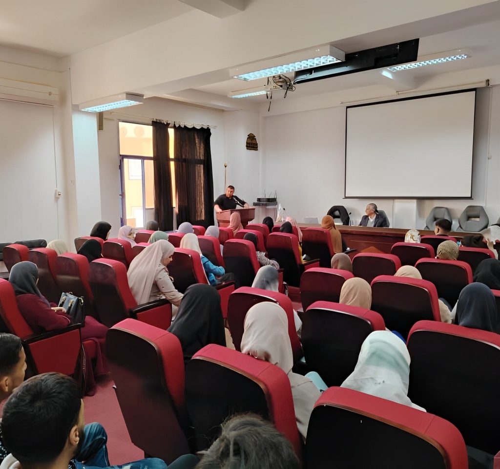دورة تكوينية حول فنيات التحرير الإداري و تقنيات التواصل الإداري الفعال
