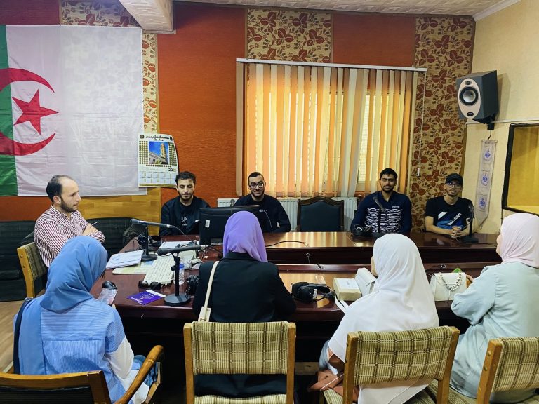 مشاركة نادي AERO CLUB في برنامج “مزال ڨاعدين” على إذاعة تلمسان