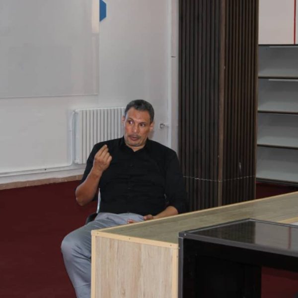 يوم اعلامي لفائدة الاساتذة المؤطرين لمذكرات تخرج مؤسسات اقتصادية3