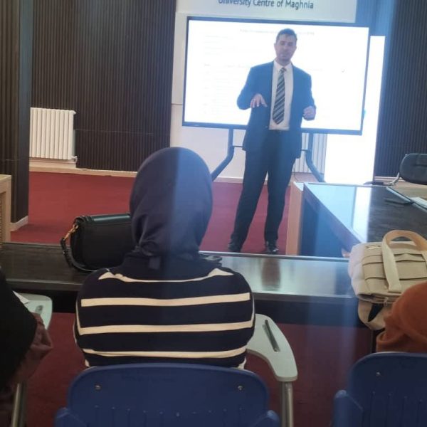 يوم اعلامي لفائدة الاساتذة المؤطرين لمذكرات تخرج مؤسسات اقتصادية8