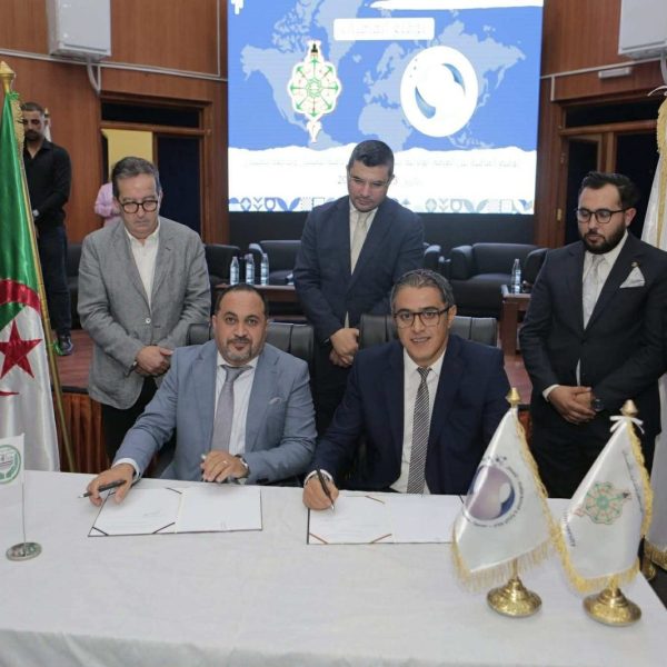 المركز الجامعي مغنية يشارك في الملتقى الاقتصادي حول مرافقة الشباب حاملي المشاريع بتلمسان21