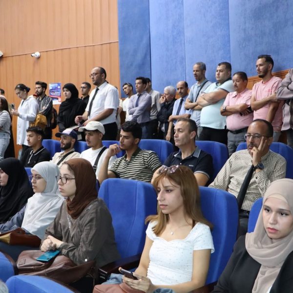 المركز الجامعي مغنية يشارك في الملتقى الاقتصادي حول مرافقة الشباب حاملي المشاريع بتلمسان9