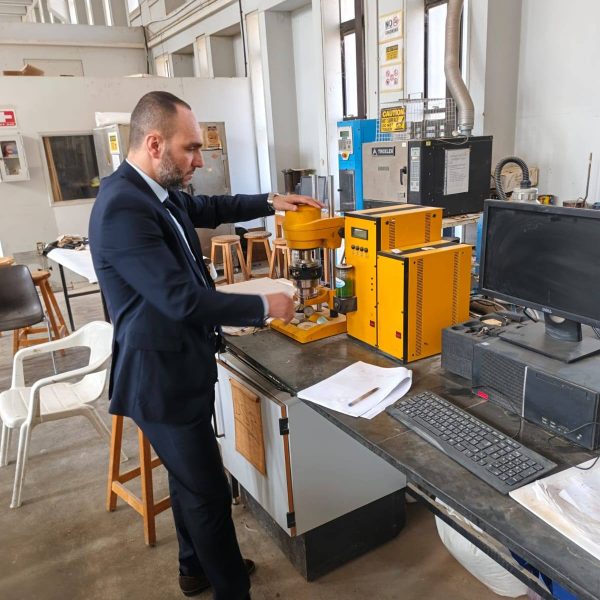 المركز الجامعي مغنية يعزز شراكاته الدولية بزيارة إلى جامعة العلوم والتكنولوجيا الأردنية14