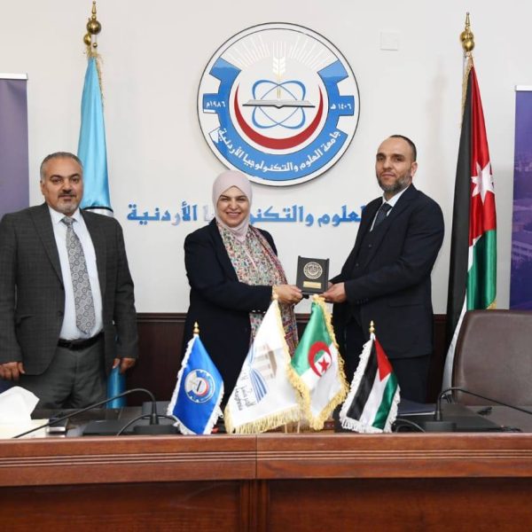 المركز الجامعي مغنية يعزز شراكاته الدولية بزيارة إلى جامعة العلوم والتكنولوجيا الأردنية7
