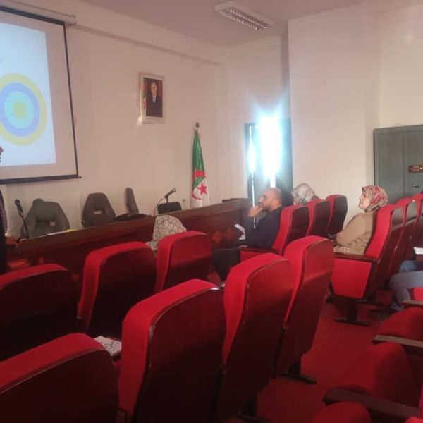 انطلاق دورة تكوينية حول تقنيات التواصل والاستقبال بالمركز الجامعي مغنية3