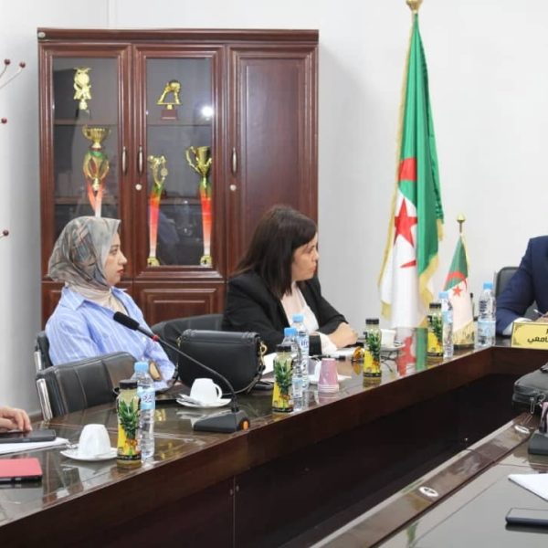 جلسة عمل بالمركز الجامعي مغنية لتعزيز الحوار مع الشركاء الاجتماعيين4