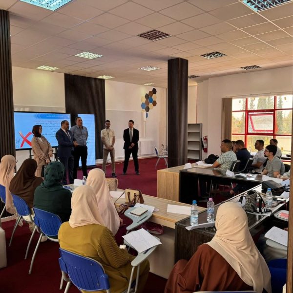 اجتماع عمل بين المركز الجامعي وغرفة الصناعة والتجارة لتلمسان4