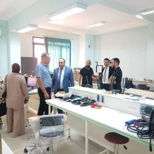 اجتماع عمل بين المركز الجامعي وغرفة الصناعة والتجارة لتلمسان6