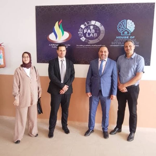 اجتماع عمل بين المركز الجامعي وغرفة الصناعة والتجارة لتلمسان7