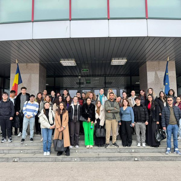 زيارة عمل ناجحة إلى جامعة بيتيشت2