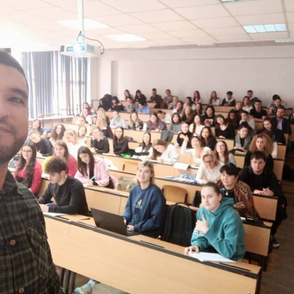 زيارة عمل ناجحة إلى جامعة بيتيشت6