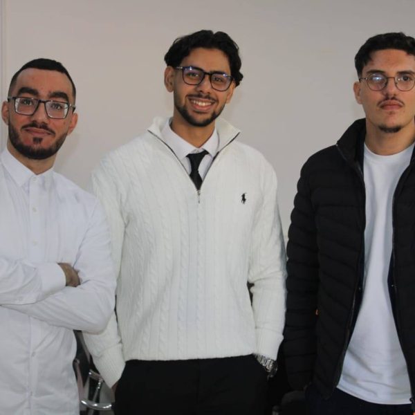 تتويج فريق المركز الجامعي مغنية في الهاكاتون20