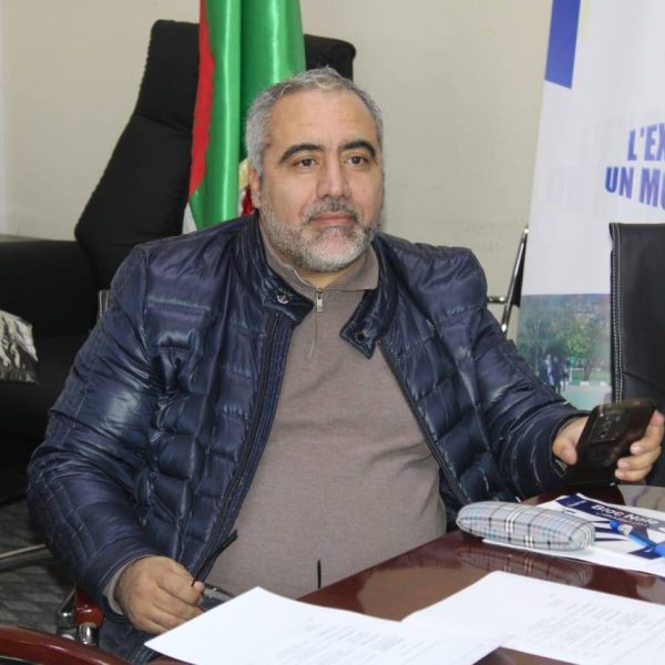 تتويج فريق المركز الجامعي مغنية في الهاكاتون3