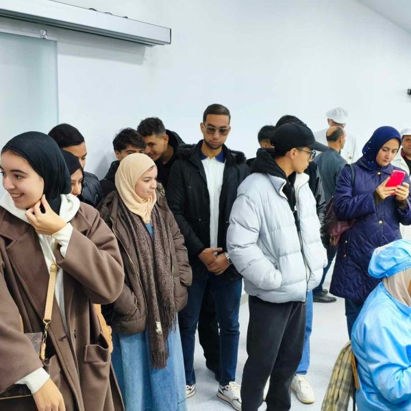 زيارة ميدانية لمصنع الهواتف9