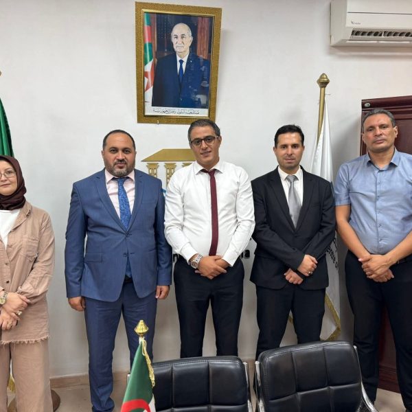 1اجتماع عمل بين المركز الجامعي وغرفة الصناعة والتجارة لتلمسان