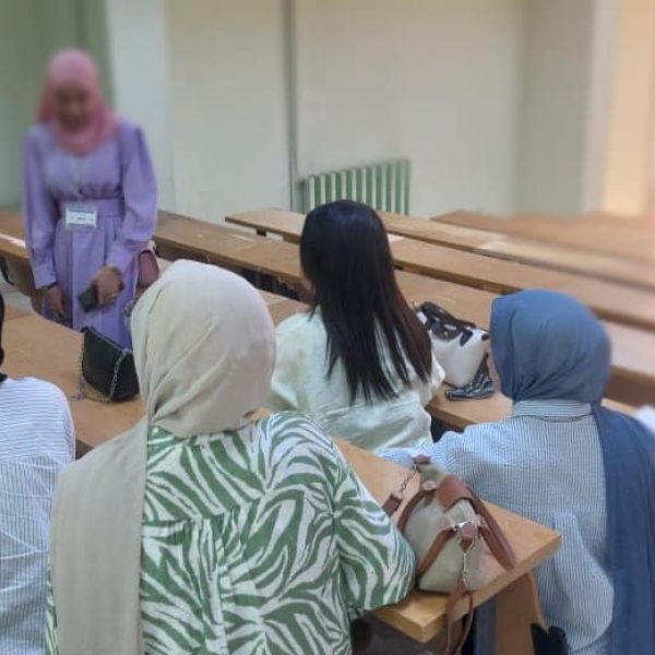 أجواء الحملات التحسيسية بالمركز الجامعي مغنية1