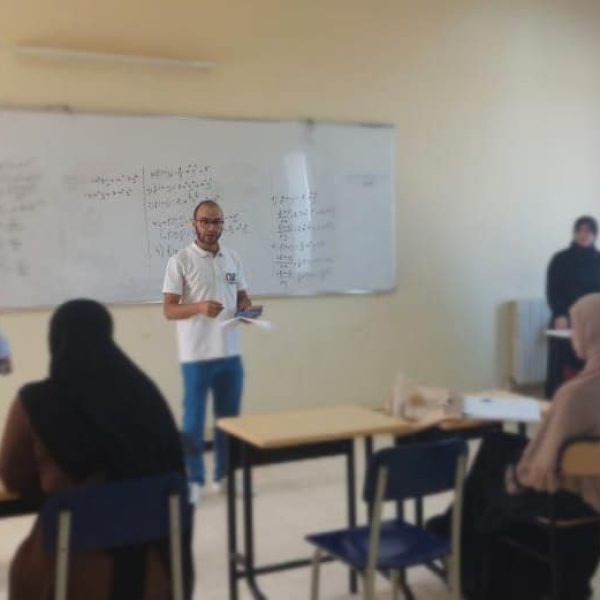 أجواء الحملات التحسيسية بالمركز الجامعي مغنية2