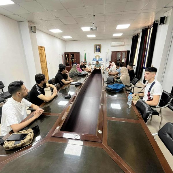 اجتماع وحدة دعم وتنمية التنشيط مع النوادي العلمية و التنظيمات الطلابية3