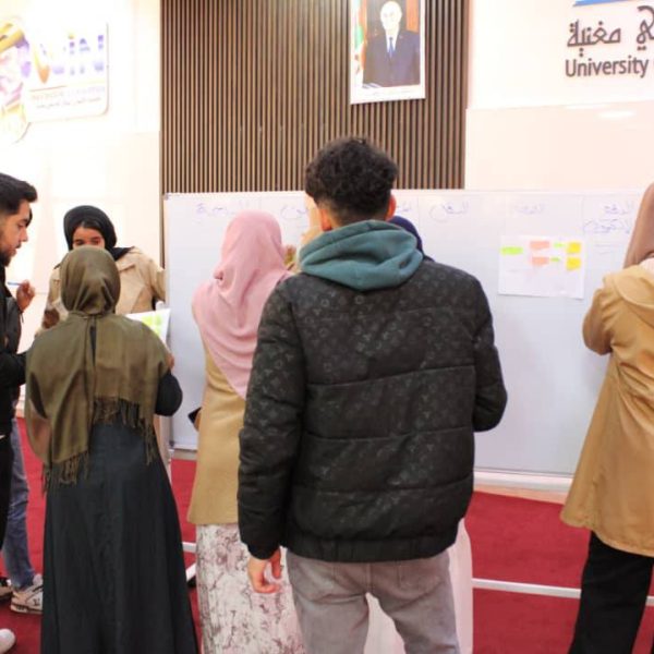 اختتام الدورة التكوينية بحاضنة الأعمال 10