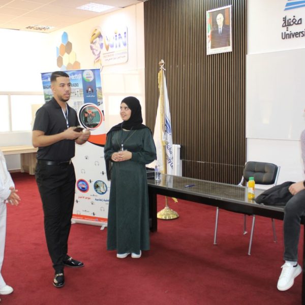 اختتام ناجح لدورة التكوين في التنشيط الإذاعي11