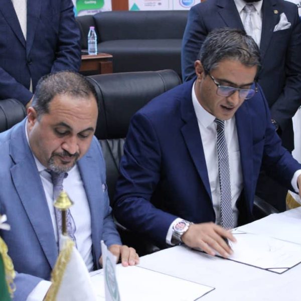 المركز الجامعي مغنية يشارك في الملتقى الاقتصادي حول مرافقة الشباب حاملي المشاريع بتلمسان3