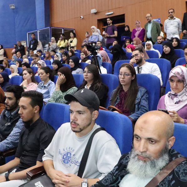 المركز الجامعي مغنية يشارك في الملتقى الاقتصادي حول مرافقة الشباب حاملي المشاريع بتلمسان7