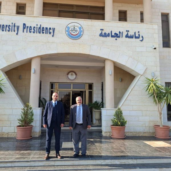 المركز الجامعي مغنية يعزز شراكاته الدولية بزيارة إلى جامعة العلوم والتكنولوجيا الأردنية5