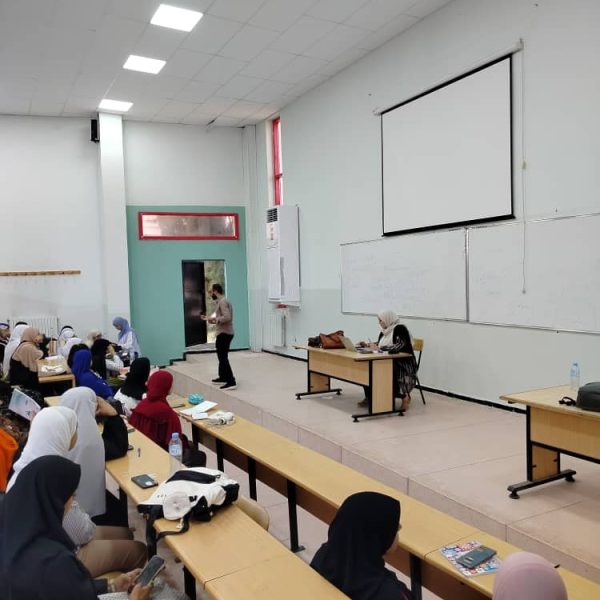 الندوة التعريفية من معهد الحقوق والعلوم السياسية5