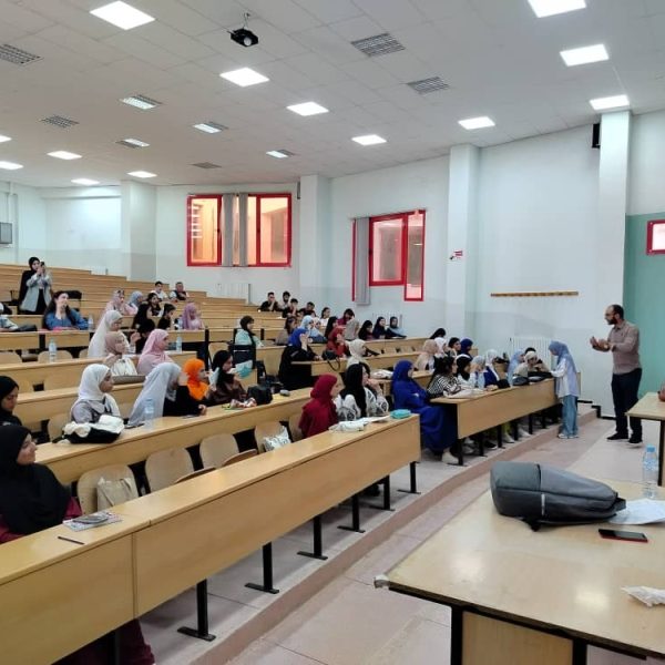 الندوة التعريفية من معهد الحقوق والعلوم السياسية9