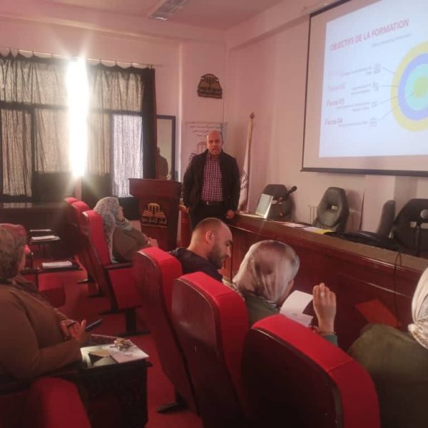 انطلاق دورة تكوينية حول تقنيات التواصل والاستقبال بالمركز الجامعي مغنية1