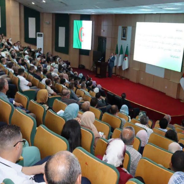 تتويج المركز الجامعي مغنية بلقب أفضل مركز جامعي في مجال التنشيط في الوسط الجامعي3