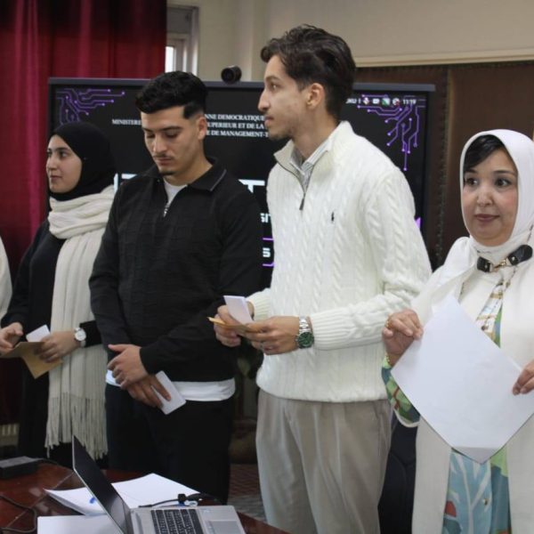 تتويج فريق المركز الجامعي مغنية في الهاكاتون14