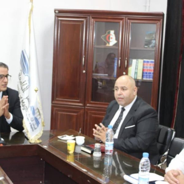 جلسة عمل بالمركز الجامعي مغنية لتعزيز التعاون في دعم المقاولاتية وتنمية المناطق الحدودية1