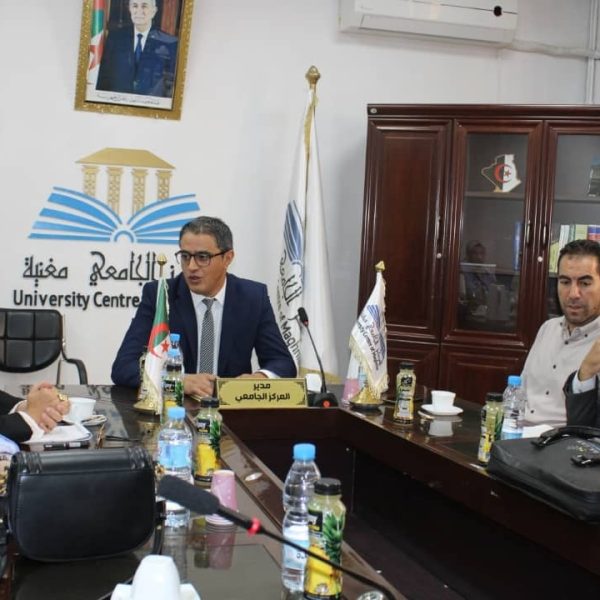 جلسة عمل بالمركز الجامعي مغنية لتعزيز الحوار مع الشركاء الاجتماعيين1