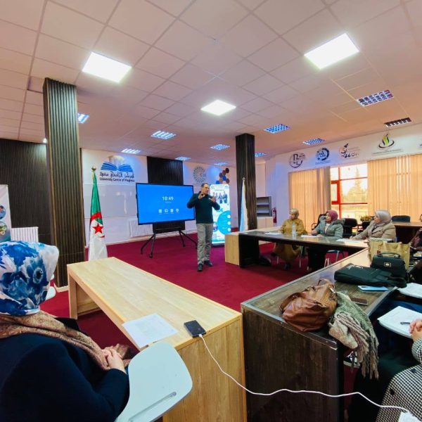 دورة تكوينية للفائدة الاساتذة ممثلي الواجهات 1