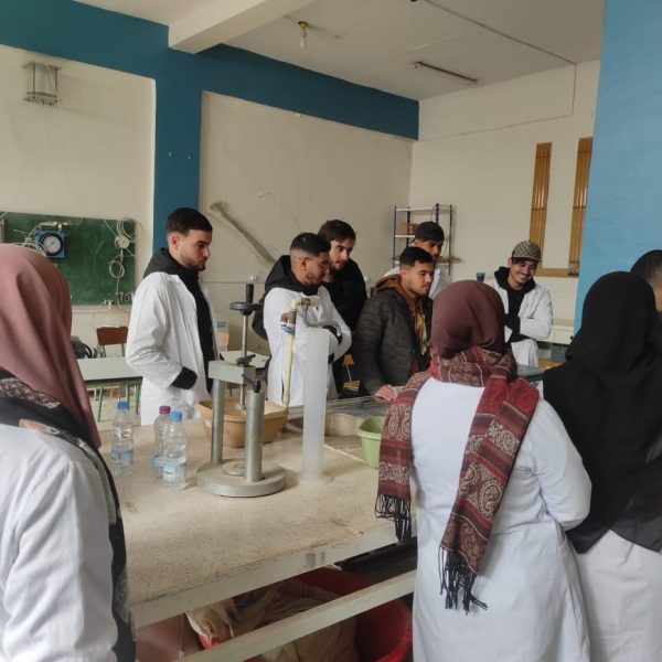 زيارة بيداغوجية لطلبة الهندسة المدنية1