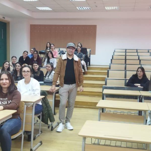 زيارة عمل إلى المركز الجامعي بيتيستي (رومانيا)5