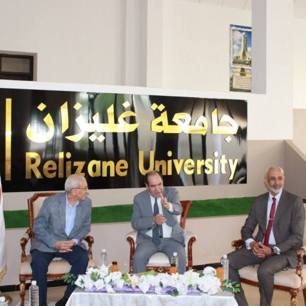 مشاركة مدير المركز الجامعي في اجتماع الندوة الجهوية2