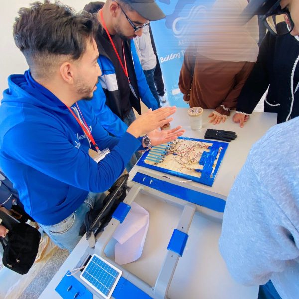 نادي AERO CLUB مغنية يستعرض نشاطات التكنولوجيا E