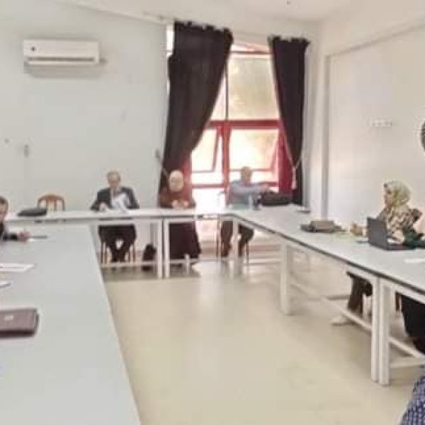 ندوة الآداب2