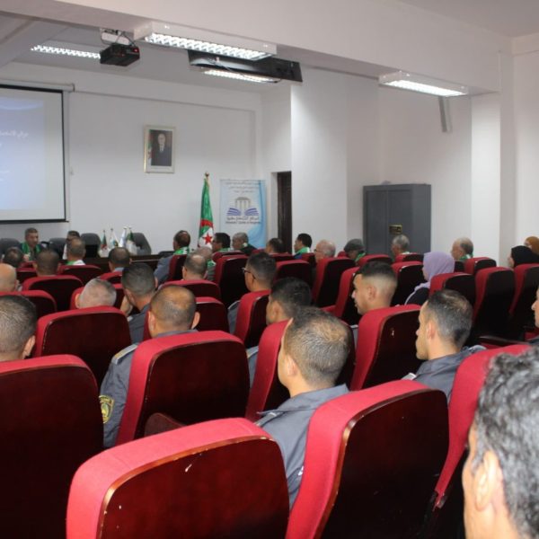 ندوة تاريخية بالتعاون مع المديرية الجهوية للجمارك17