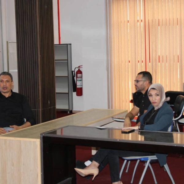 يوم اعلامي لفائدة الاساتذة المؤطرين لمذكرات تخرج مؤسسات اقتصادية4